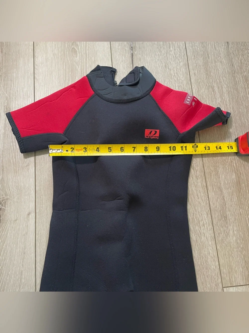 Dark Lightning Kids Shorty Wetsuit Size 6 3mm Neoprene Thermal Swimsuit RedBlack